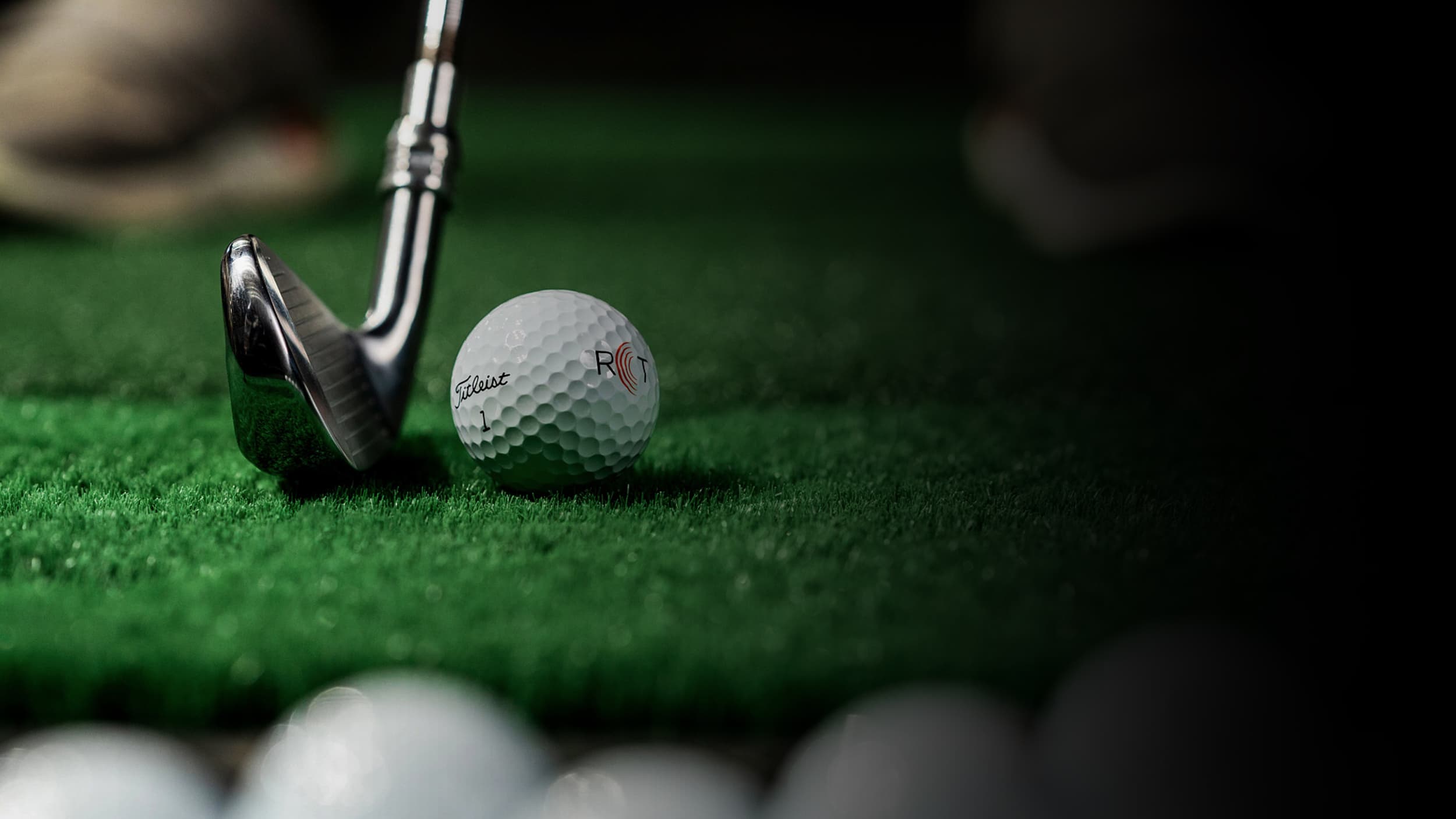 pro_V1_RCT_ball_trackman_golf_simulator